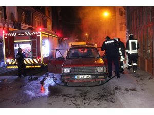 Karaman’da park halindeki araçta yangın çıktı