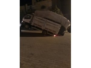 Kamyonet şaha kalktı