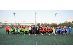 Yeşil sahalardan Mehmetçiğe asker selamı