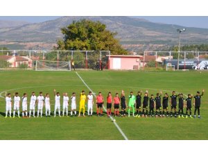 Manavgat Belediyespor liderliği bırakmadı