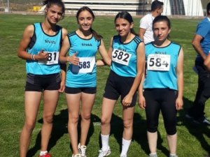 Sivaslı atletler Bingöl’den derece ile döndü