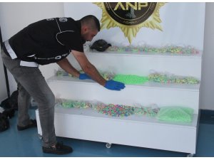 Uyuşturucu hapları portakal bahçesine gömmüşler