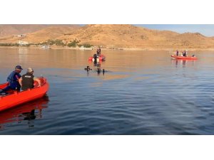 TSK’nın özel ekibi, "ROV" cihazı ile muhtarın cesedine ulaştı