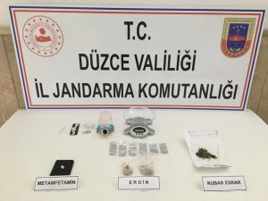 Düzce’de insan kaçakçılığı ve uyuşturucu şüphelilerine operasyon: 3 gözaltı