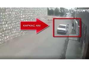 Plakasız araçla kapkaç yapan 2 kişi operasyonla yakalandı