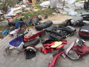 Çaldıkları motosikletleri parçalara ayıran hırsızlar yakalandı