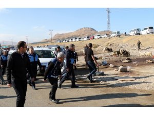 Van’da zabıta ekiplerince saldırı