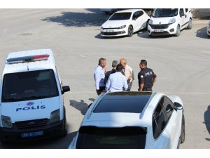 Denizlispor’da eski başkan silahla kulüp binasını bastı