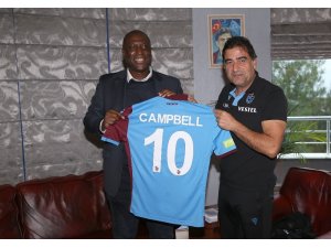 Trabzonspor’un eski futbolcusu Kevin Campbell, bordo-mavili kulübü ziyaret etti