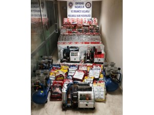 Kaçak sigara satıcıları yakalandı