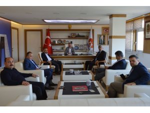 Başkan Özdemir: “Ayrımız, gayrımız yok”