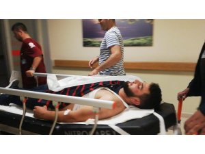 Sokak ortasında bıçaklayıp kaçtı