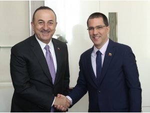 Dışişleri Bakanı Çavuşoğlu, İranlı mevkidaşı Zarif ile görüştü