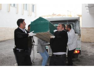 İran sınırında biri çocuk 2 kişinin cesedi bulundu