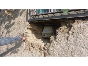 Konya'da hırsızlar  duvarı delip girdikleri evden hırsızlık yaptılar