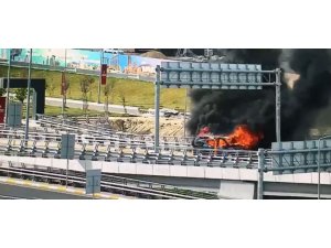 İstanbul Havalimanı’nda seyir halindeki VIP araç alev alev böyle yandı