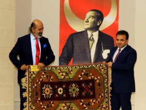 MÜSİAD Kurucu genel başkanı Erol Yarar; “İktisaden kalkınmak zorundayız”