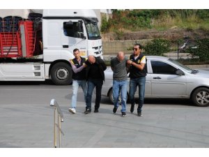 Turistin kredi kartından 3 bin 500 TL çeken 2 şüpheli yakalandı