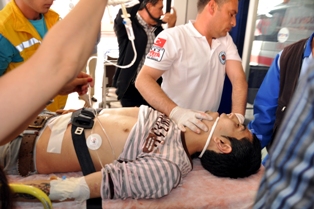 Lise öğrencileri kavga etti: 3 yaralı