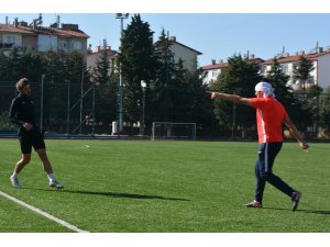 Isparta 32 Spor’dan, sentetik sahada Sarayköyspor maçı provası