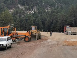 Bozkır Antalya yolunda süren yol onarım çalışmalarında sona gelindi