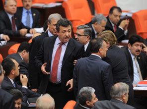 MHP'li Vural laf attı ortalık karıştı