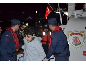 İzmir’de 10 kaçak göçmen yakalandı