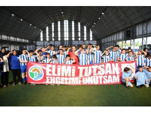 Özel çocuklar sahaya çıktı , Mehmetçiğe asker selamıyla destek verdi