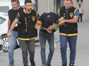 Çocuğun cep telefonunu elinden alıp kaçtı