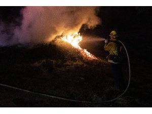 Kaliforniya’da orman yangını nedeniyle on binlerce kişi tahliye edildi