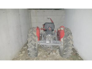 İzmir’de traktör hırsızı baba-oğul yakalandı