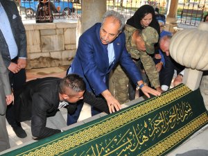 Nasreddin Hoca Türbesi'nin yeni puşidesi serildi