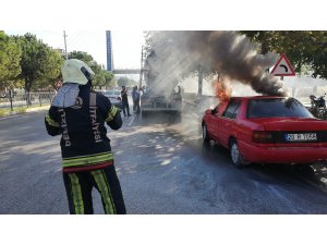 Trafikteki otomobil alevlere teslim oldu