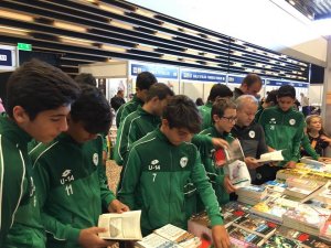Konyaspor Futbol Akademisi öğrencileri Kitap Günleri’ne katıldı