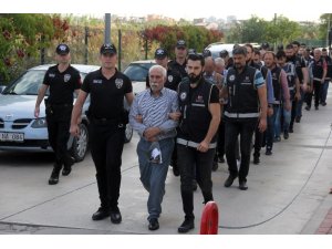 Kalpazan baba oğul tutuklandı