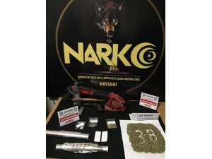 Kayseri’de uyuşturucu tacirlerine PÖH’lü şafak operasyonu: 6 gözaltı