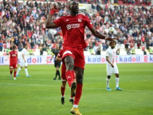 Yiğidolar evinde kral