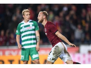 Semih Kaya attı, Sparta Prag evinde galip