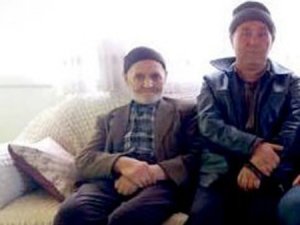 Yangında ölen baba ve oğlunun cesetleri el ele bulundu