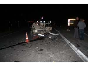 Yunak’ta iki otomobil çarpıştı: 2 yaralı