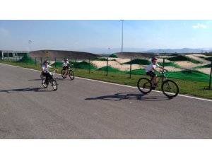 Pedallar Ayçiçeği Bisiklet Vadisi’nde çevrildi
