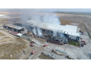 Konya’daki fabrika yangını 11 saatlik çalışmayla söndürüldü