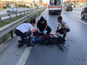 Üst geçidi kullanmayıp yoldan geçmek isteyince ölümden döndü