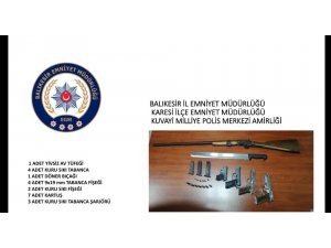 Polis uygulamasında 5 silah yakalandı