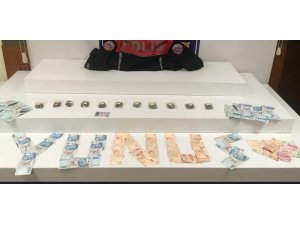 Maltepe’de polisin durdurduğu araçtan 11 paket uyuşturucu çıktı