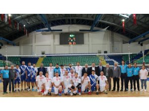 Kütahya’da öğretmenler arası voleybol ve futsal müsabakaları sona erdi