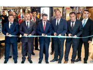 Nevşehir'de, "Cumhuriyet ve Atatürk" konulu sergi açıldı