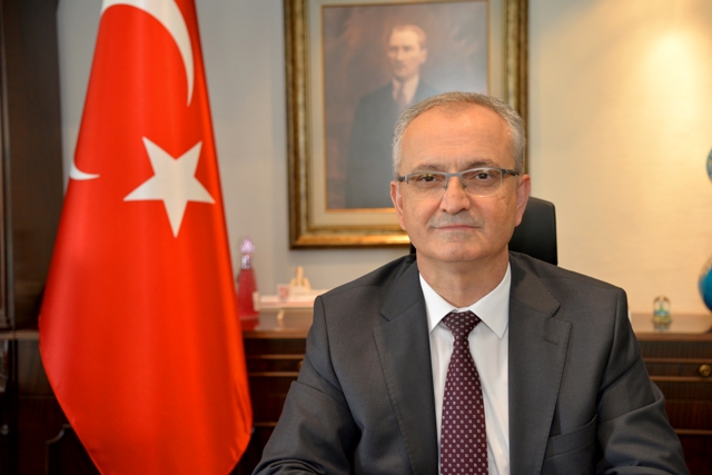 Rektör Özçelik’ten Cumhuriyet Bayramı Mesajı