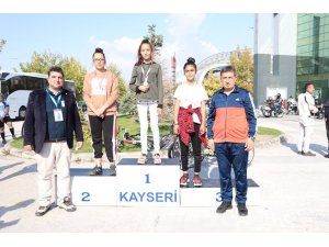 29 Ekim Cumhuriyet Kupası Bisiklet Turnuvası nefes kesti