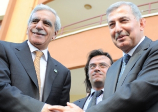 Ahmet Türk'ün evine ülkücü akını